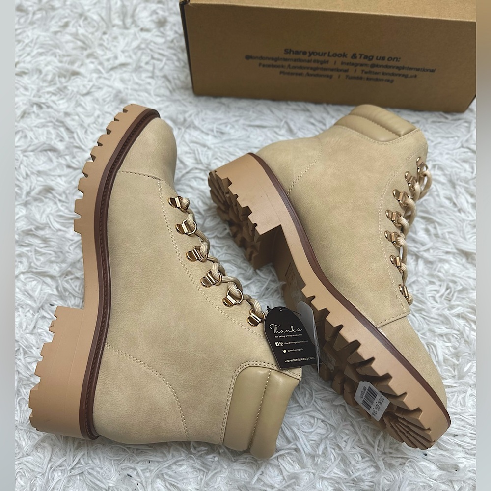 SHIRLY BEIGE BOOT (SIZE 10) LACE UP BOOT